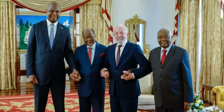 Brasil e Moçambique assinam acordos para fortalecer o país africano