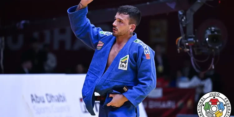 Daniel Cargnin conquista bronze no Grand Slam de judô de Abu Dhabi