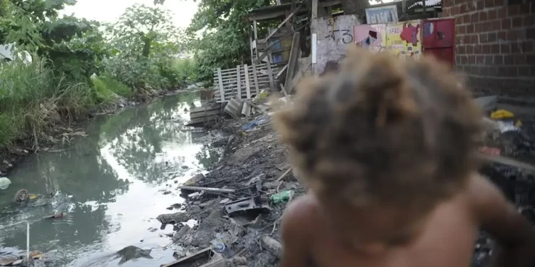 Unicef: mais de 400 milhões de criança vivem em privação severa