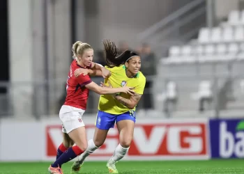 Seleção feminina perde para Noruega em penúltimo compromisso do ano