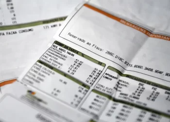 Aneel mantém bandeira vermelha 1 na conta de luz em novembro