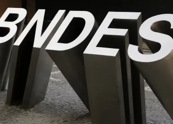 Operações de crédito do BNDES chegam a R$ 230 bilhões