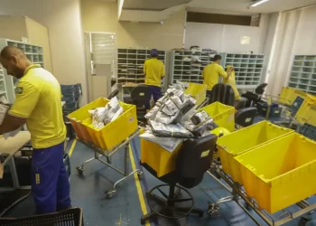 Correios aprovam demissão voluntária e fechamento de agências