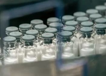 Anvisa assina termo de compromisso para a vacina da dengue do Butantan