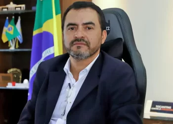 Nunes Marques derruba decisão que afastou governador do Tocantins