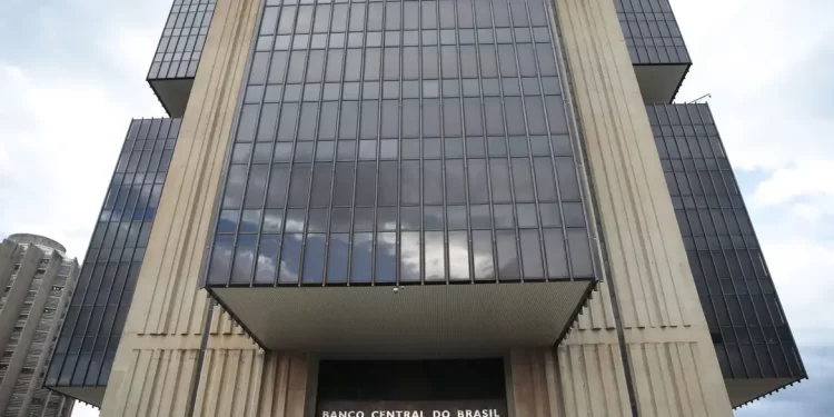 Entidades financeiras defendem atuação do Banco Central no caso Master