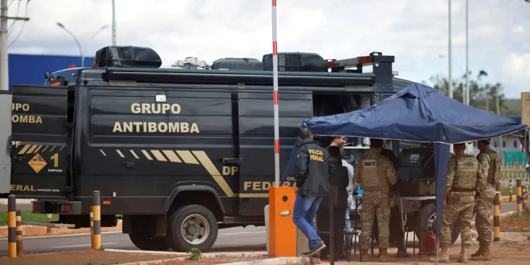 Moraes mantém preso condenado por bomba no aeroporto de Brasília