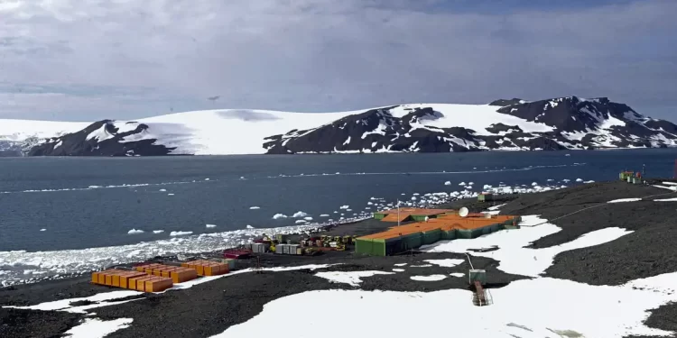Mapeamento inédito revela extensão de área livre de gelo na Antártica