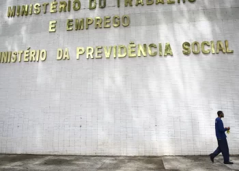 Brasil registra saldo positivo de 85,8 mil vagas de trabalho em novemb