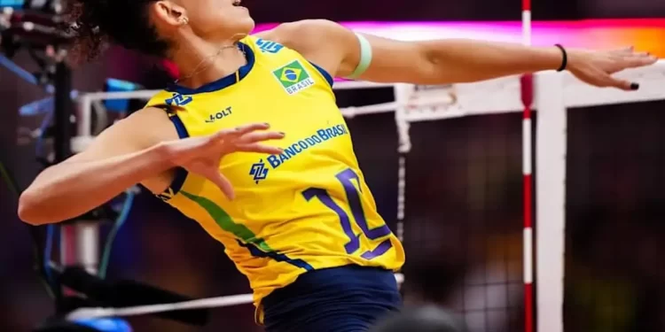 Gabi Guimarães é segunda melhor jogadora de vôlei do mundo em 2025