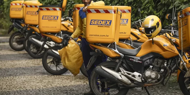 DOU publica extrato de empréstimo de R$ 12 bilhões para os Correios