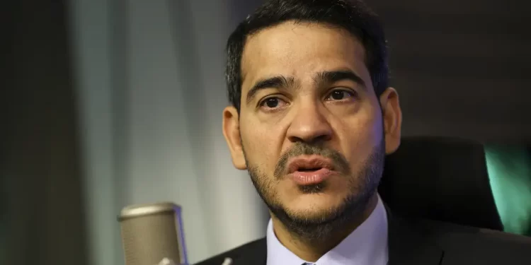 AGU pede que Gilmar reconsidere decisão sobre impeachment de ministros