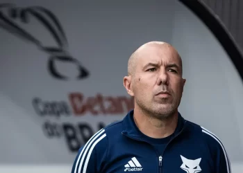 Cruzeiro anuncia saída de Leonardo Jardim após revés na Copa do Brasil