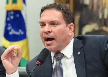 Moraes pede aos Estados Unidos extradição de Ramagem