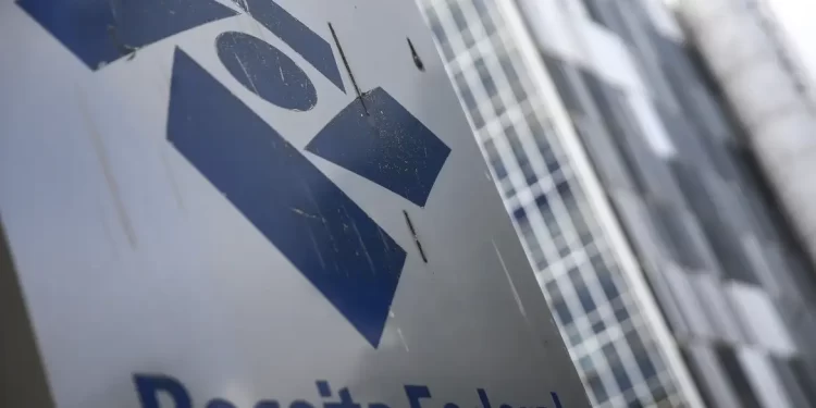 Receita alerta para falsas cobranças com nome e CPF do contribuinte