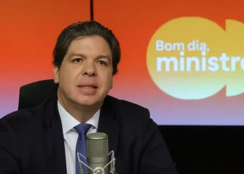 Governo diz que conectará 100% das escolas até fim de 2026