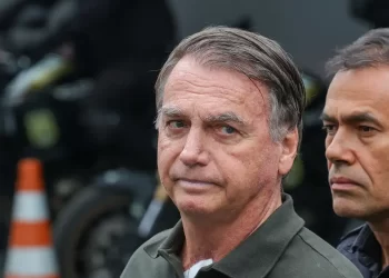 Moraes autoriza Bolsonaro a fazer exames no hospital após sofrer queda