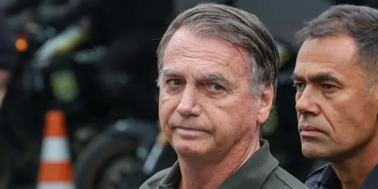 Moraes autoriza Bolsonaro a fazer exames no hospital após sofrer queda