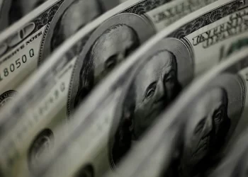 Dólar sobe para R$ 5,24 após indicação de Trump ao BC dos EUA