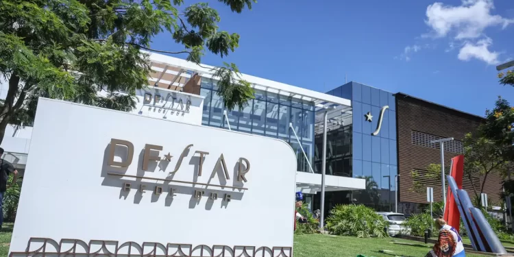 Bolsonaro recebe alta hospitalar e volta a cumprir pena na PF