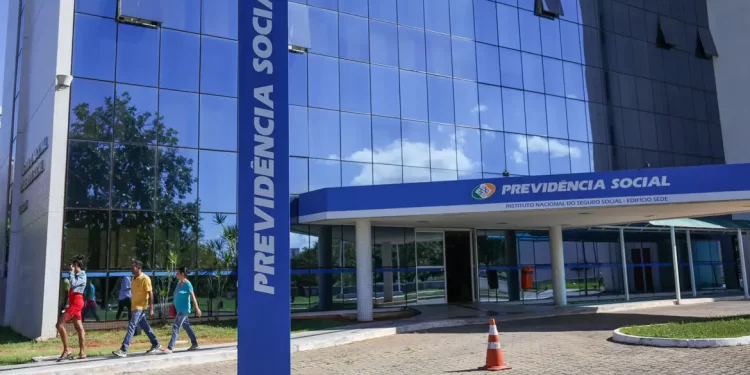 Governo prorroga até março prazo para pedido de ressarcimento do INSS