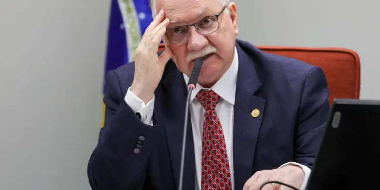 Fachin diz que democracia atravessa tempos desafiadores