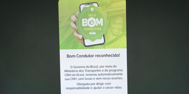 Renovação automática de CNH beneficia 300 mil na primeira semana