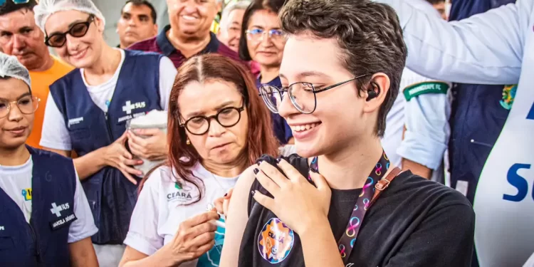 Cidades do CE e MG iniciam vacinação contra dengue com dose única