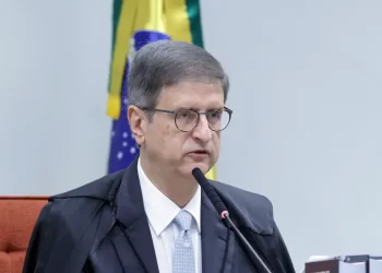 PGR apresenta parecer contrário à prisão domiciliar para Bolsonaro