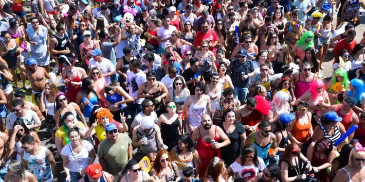 Veja dicas para curtir o carnaval com segurança e alegria