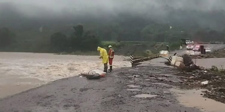 Inmet emite alerta de chuvas intensas para 14 unidades da federação