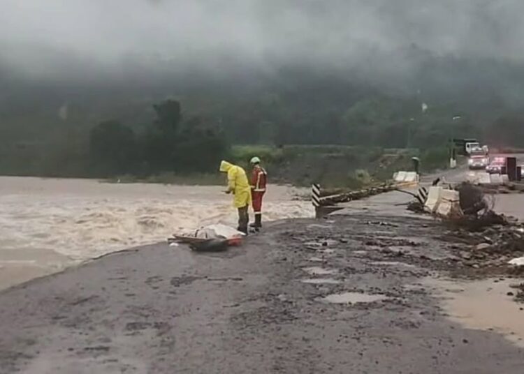 Inmet emite alerta de chuvas intensas para 14 unidades da federação
