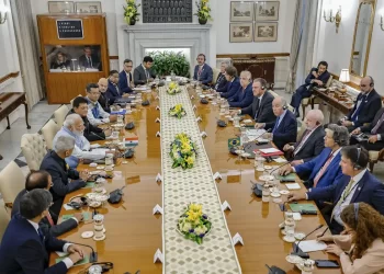 Brasil e Índia assinam acordo sobre terras raras e minerais críticos