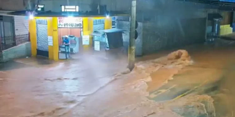 Sobe para 22 total de mortos por chuvas em Juiz de Fora e Ubá