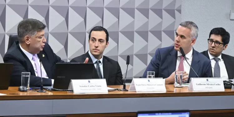 Empresário se mantém em silêncio em depoimento à CPMI do INSS