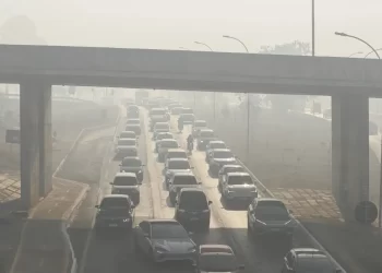 Concentração de poluentes no ar ultrapassa limites em todo o país