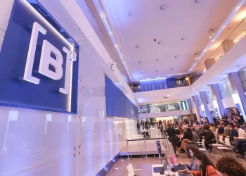 Bolsa volta a bater recorde e encosta nos 190 mil pontos