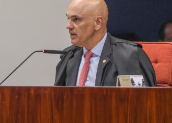 Alexandre de Moraes nega ter viajado em aviões de Vorcaro