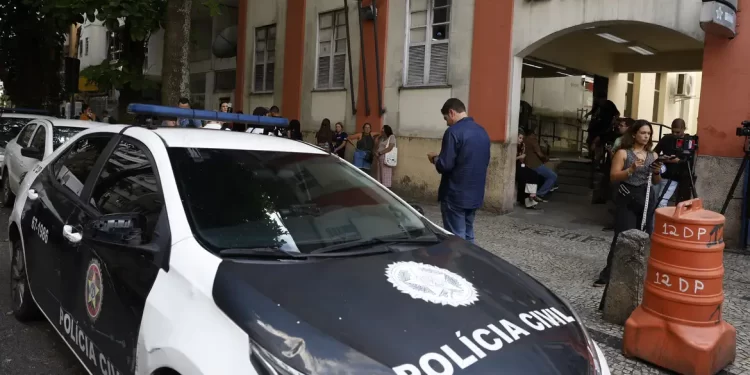 Polícia prende terceiro envolvido em estupro coletivo de adolescente