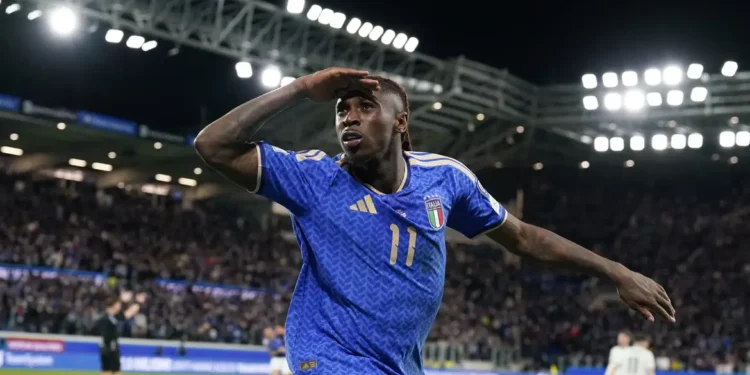 Itália vence e continua viva na luta por vaga para a Copa do Mundo