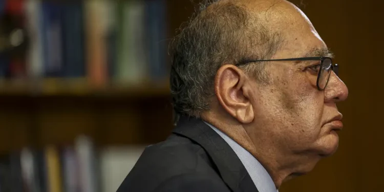 Mendes critica vazamentos e envio de Vorcaro para presídio federal