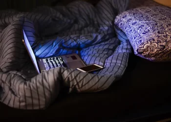 Violência sexual na internet atinge 1 em cada 5 adolescentes no Brasil