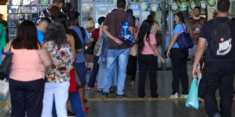 Mega-Sena acumula e prêmio principal vai para R$ 7,5 milhões