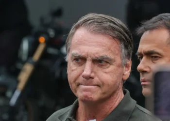 PGR dá aval para Bolsonaro fazer cirurgia no ombro