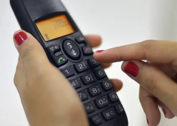 Serviço de telefonia fixa da operadora Oi é vendido por R$ 60 milhões