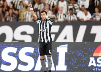 Botafogo bate Chape em jogo de abertura da 5ª fase da Copa do Brasil