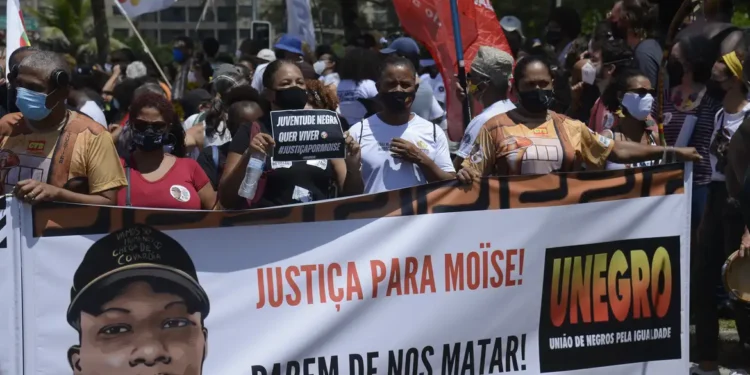 Justiça condena a 18 anos de prisão 3º acusado da morte de congolês