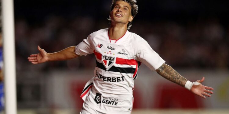 Brasileirão: Ferreira brilha e São Paulo aplica 4 a 1 no Cruzeiro