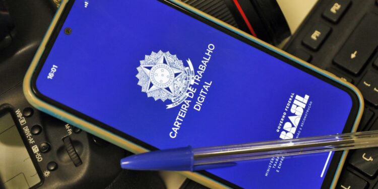 Jornada menor e auxílio-creche: veja o que muda para terceirizados