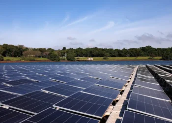 Energia solar em Itaipu tem potencial para dobrar capacidade da usina